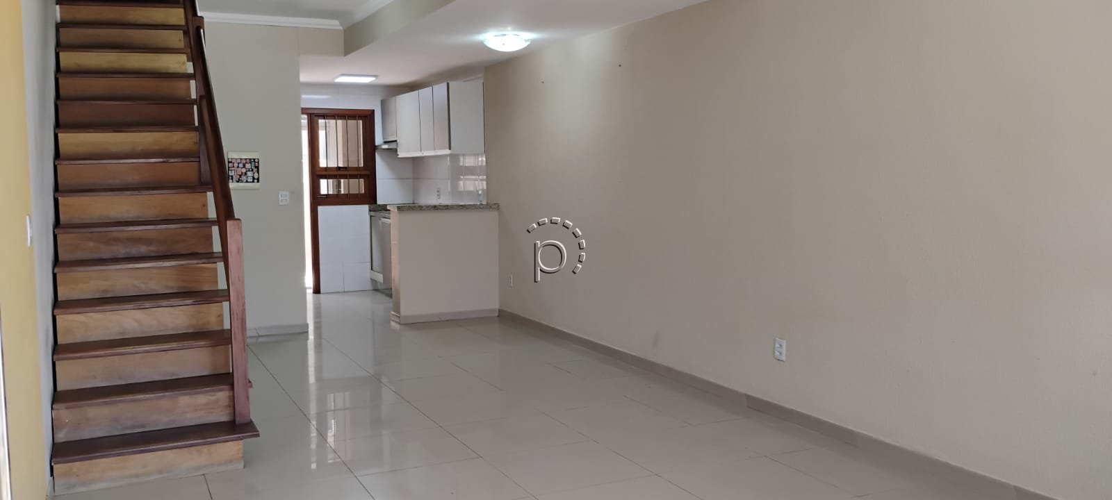 Casa à venda com 136m², 3 quartos, 3 suítes, 1 vaga no bairro Guarujá em Porto Alegre - Foto 3