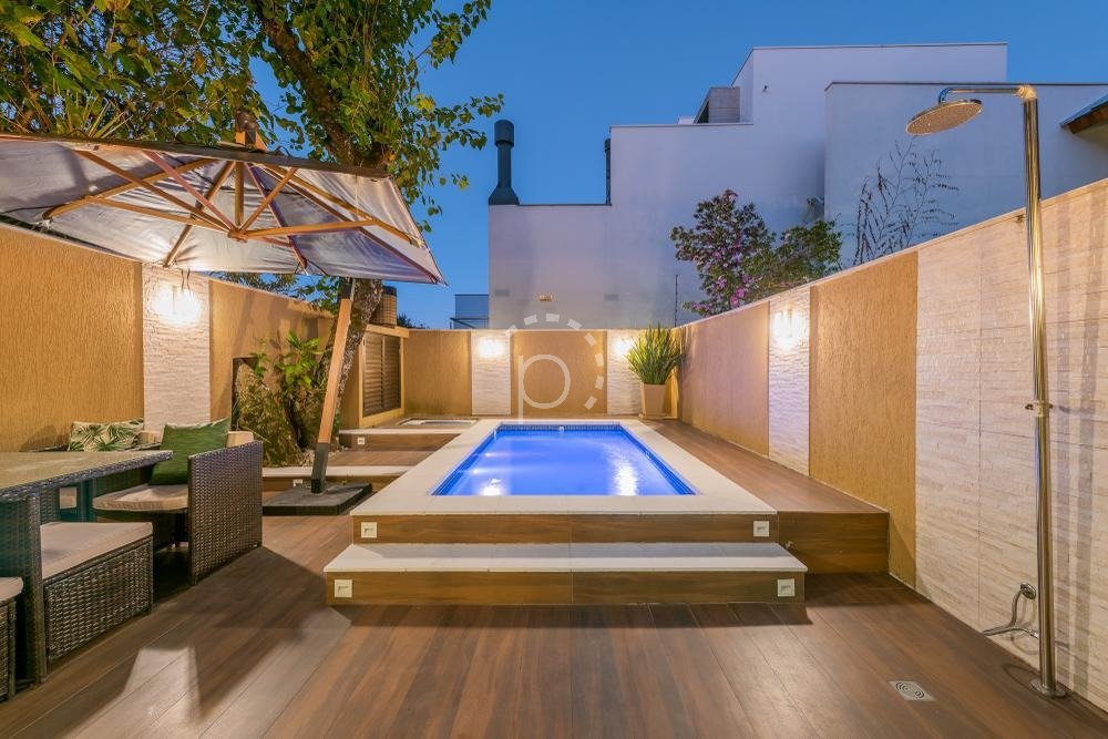 Casa em Condomínio à venda com 297m², 3 quartos, 1 suíte, 2 vagas no bairro Vila Assunção em Porto Alegre