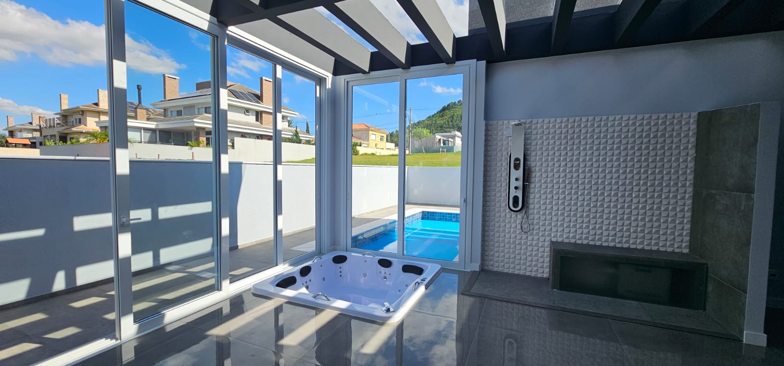 Casa em Condomínio à venda com 300m², 4 quartos, 4 suítes, 6 vagas no bairro Alphaville em Porto Alegre - Foto 9