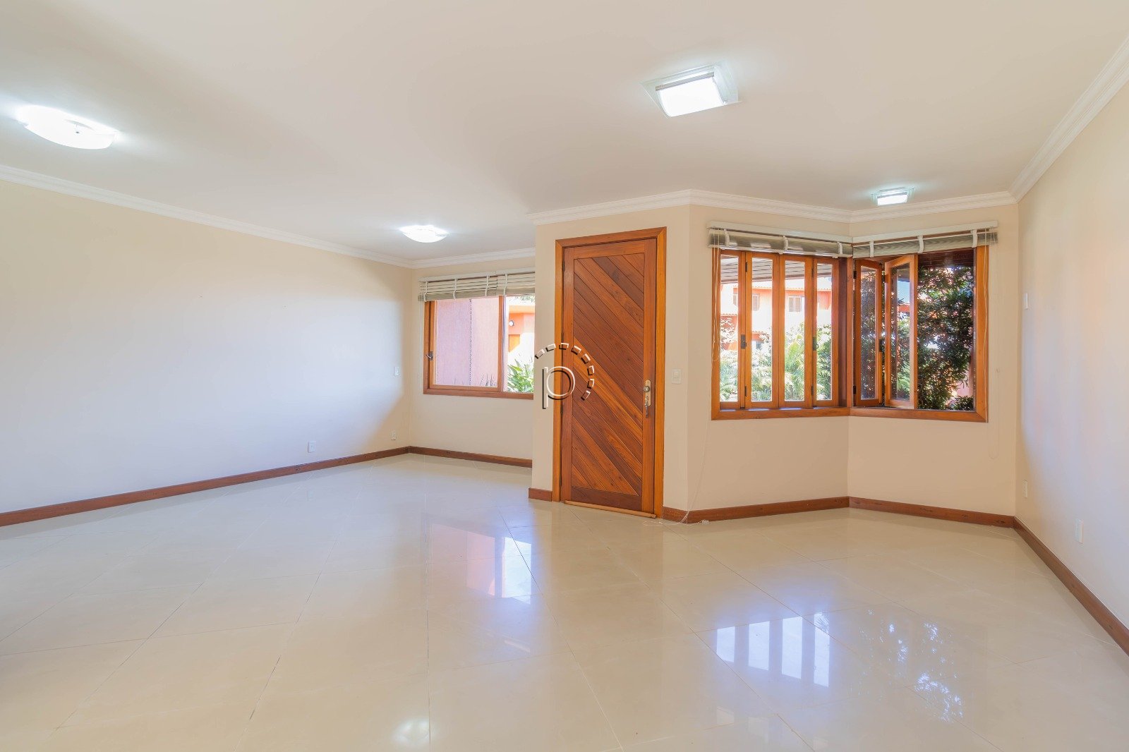 Casa em Condomínio à venda com 357m², 4 quartos, 2 suítes, 2 vagas no bairro Cristal em Porto Alegre - Foto 2