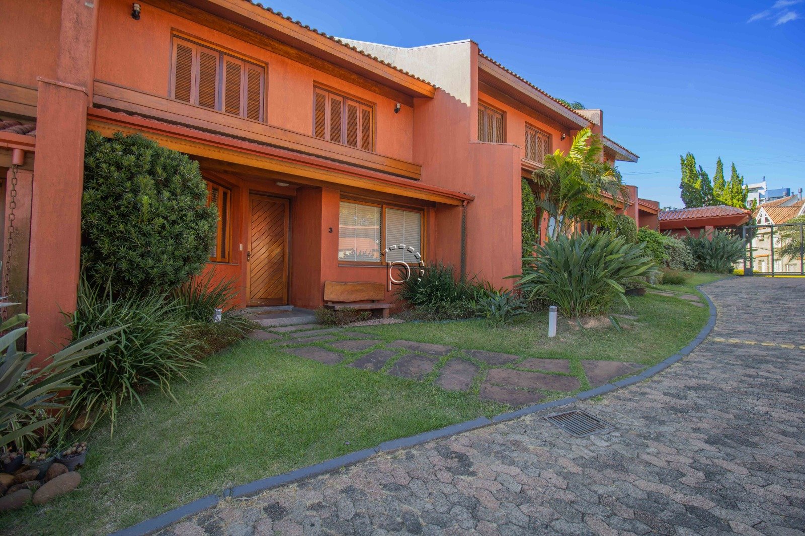 Casa em Condomínio à venda com 357m², 4 quartos, 2 suítes, 2 vagas no bairro Cristal em Porto Alegre