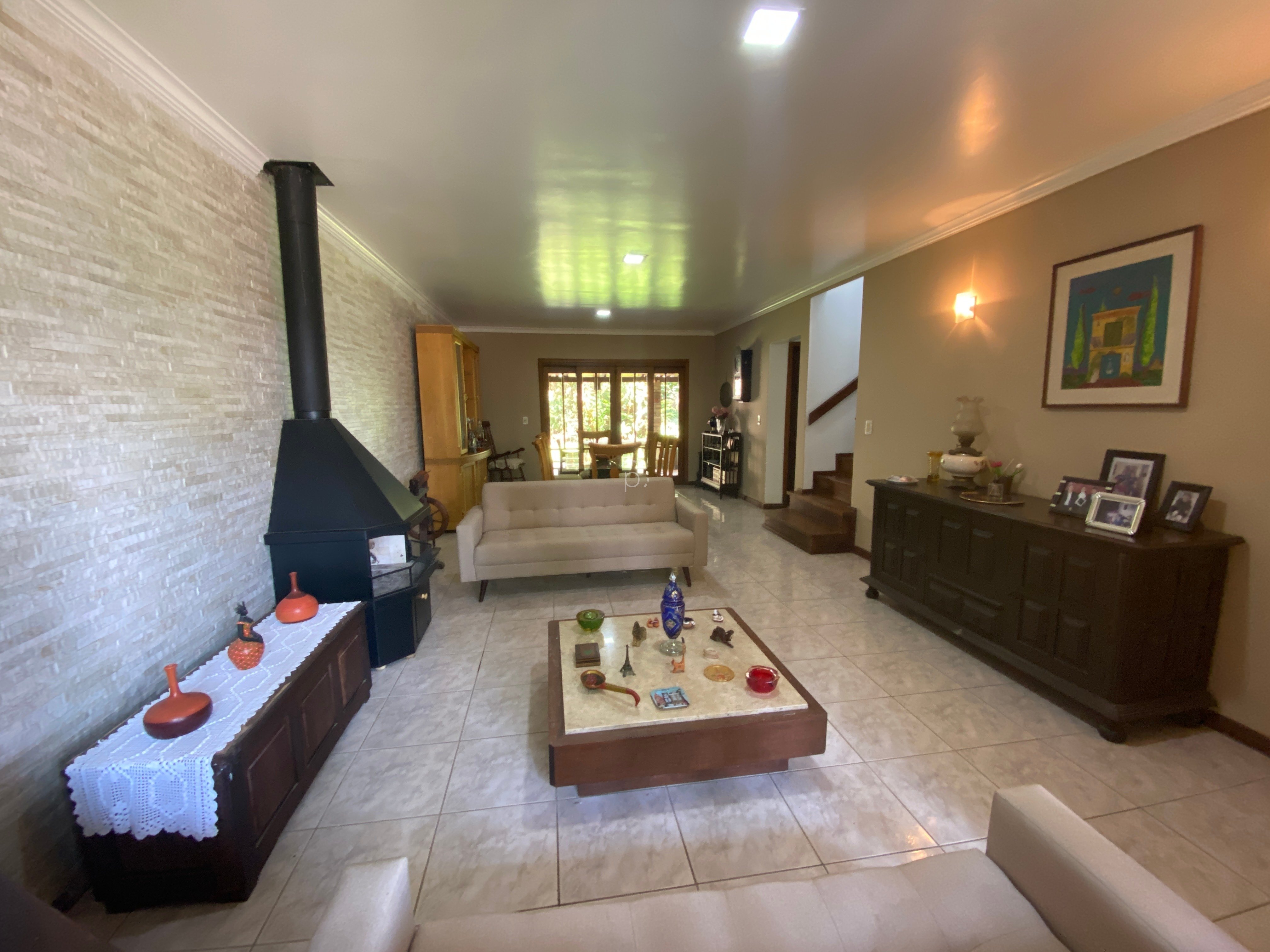 Casa à venda com 300m², 4 quartos, 4 suítes, 4 vagas no bairro Tristeza em Porto Alegre