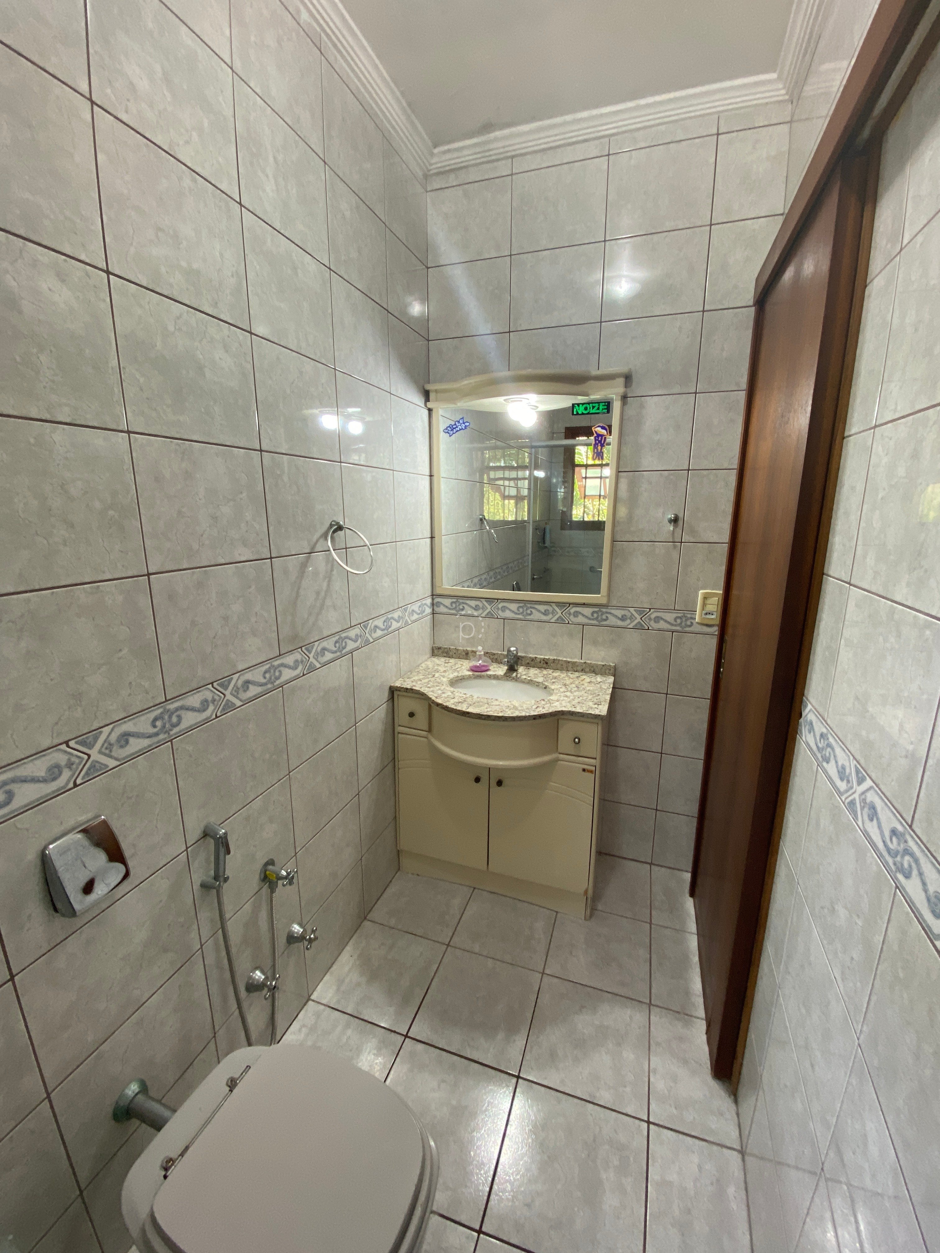 Casa à venda com 300m², 4 quartos, 4 suítes, 4 vagas no bairro Tristeza em Porto Alegre - Foto 17