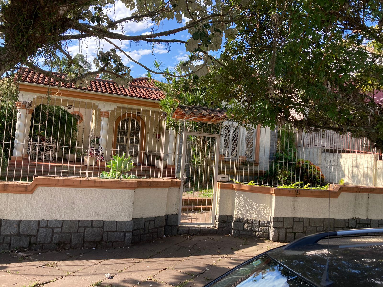 Casa à venda com 200m², 3 quartos, 1 suíte no bairro Vila Assunção em Porto Alegre