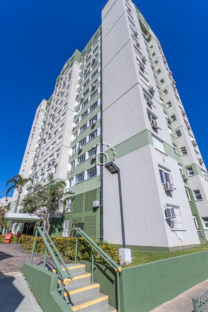 Apartamento à venda com 58m², 2 quartos, 1 vaga no bairro Cavalhada em Porto Alegre