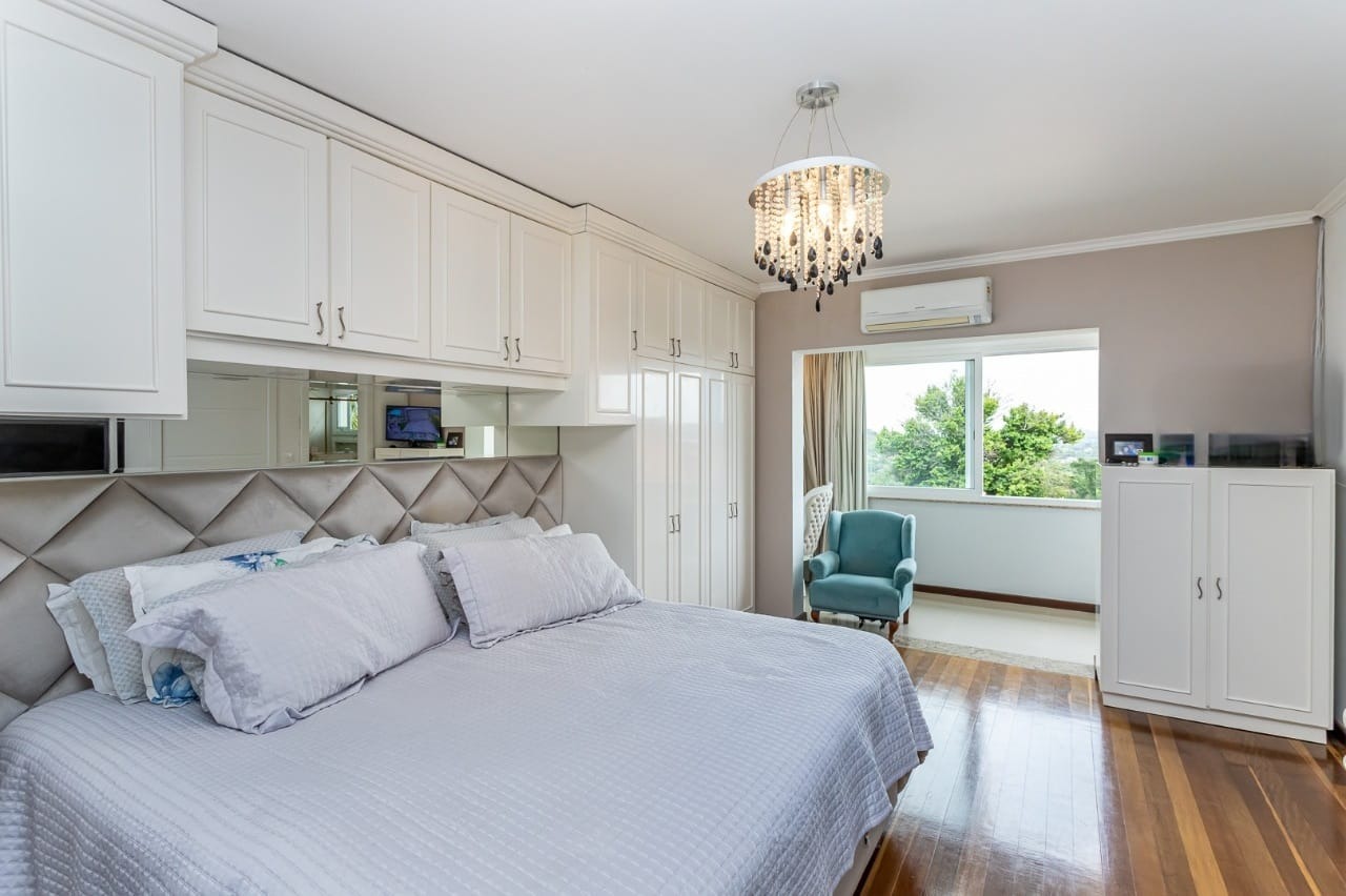 Casa à venda com 296m², 3 quartos, 1 suíte, 4 vagas no bairro Espirito Santo em Porto Alegre - Foto 12