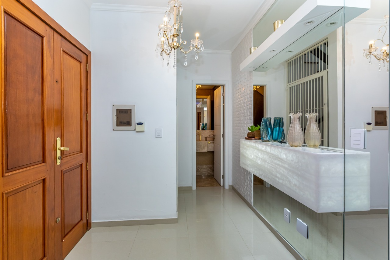 Casa à venda com 296m², 3 quartos, 1 suíte, 4 vagas no bairro Espirito Santo em Porto Alegre - Foto 2