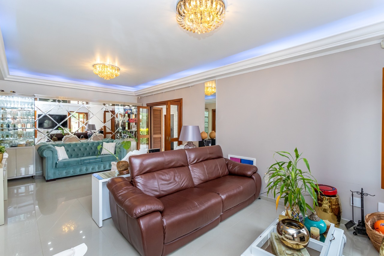 Casa à venda com 296m², 3 quartos, 1 suíte, 4 vagas no bairro Espirito Santo em Porto Alegre - Foto 4