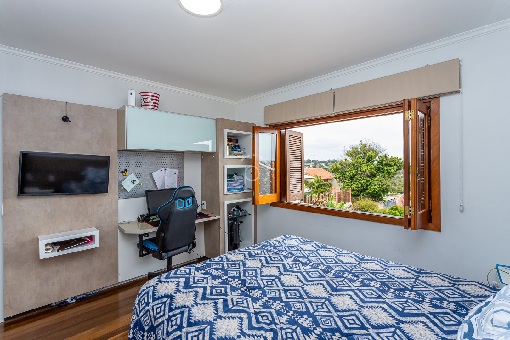 Casa à venda com 296m², 3 quartos, 1 suíte, 4 vagas no bairro Espirito Santo em Porto Alegre - Foto 17