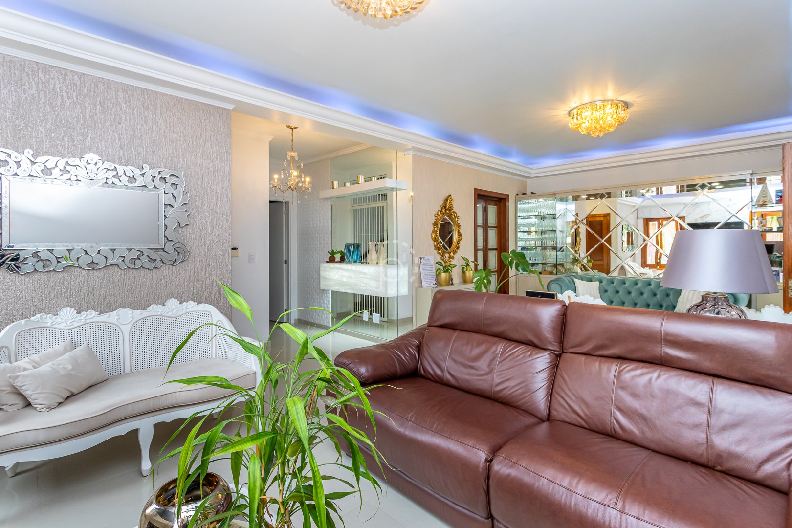 Casa à venda com 296m², 3 quartos, 1 suíte, 4 vagas no bairro Espirito Santo em Porto Alegre - Foto 5