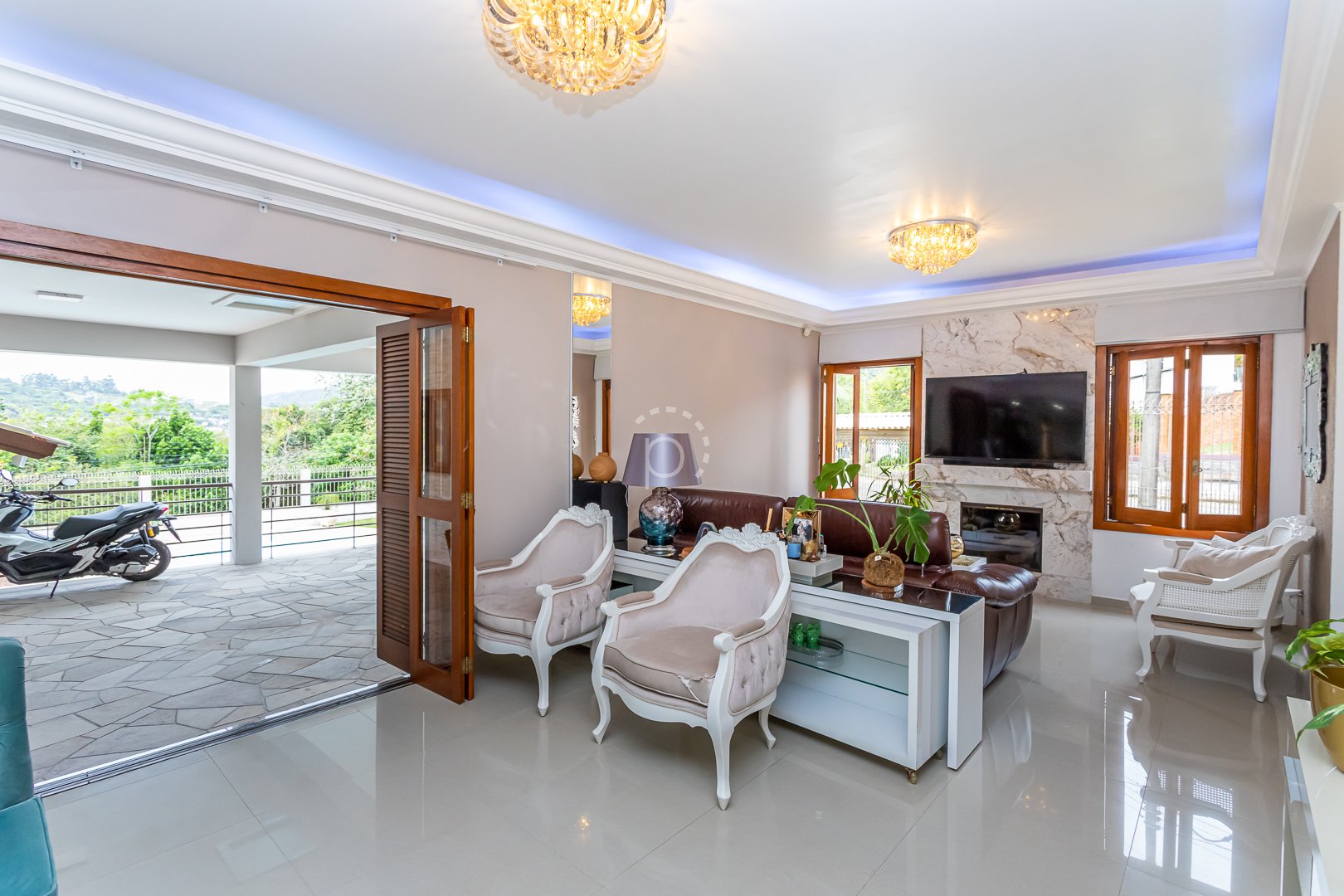 Casa à venda com 296m², 3 quartos, 1 suíte, 4 vagas no bairro Espirito Santo em Porto Alegre - Foto 3