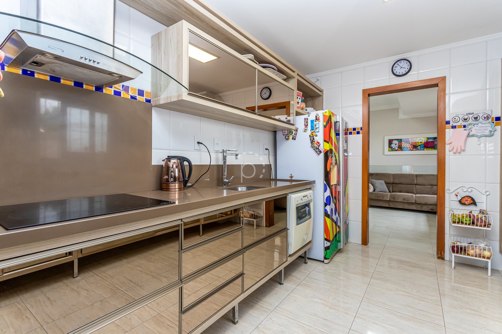 Casa à venda com 296m², 3 quartos, 1 suíte, 4 vagas no bairro Espirito Santo em Porto Alegre - Foto 8