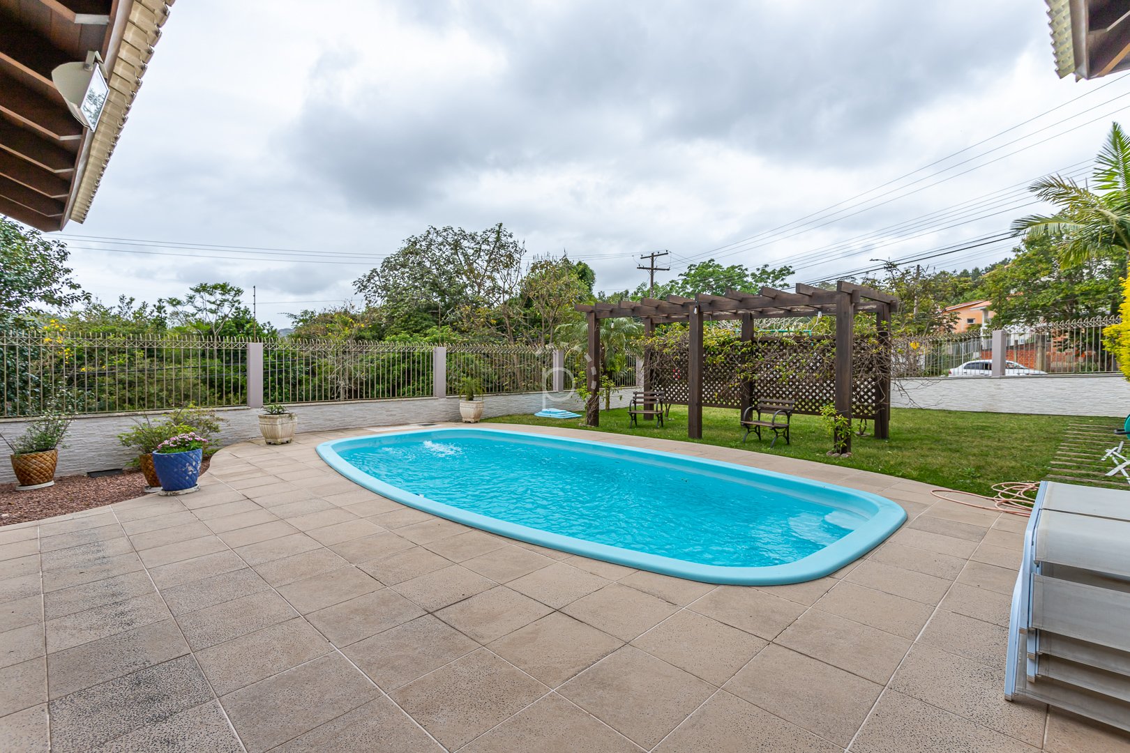 Casa à venda com 296m², 3 quartos, 1 suíte, 4 vagas no bairro Espirito Santo em Porto Alegre - Foto 21