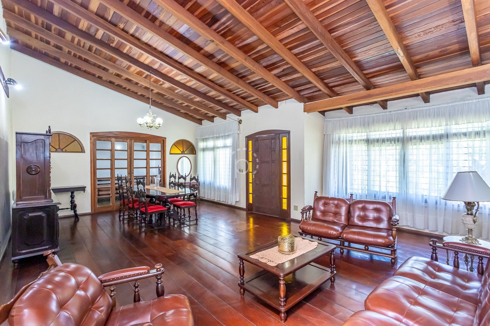 Casa à venda com 313m², 3 quartos, 1 suíte, 5 vagas no bairro Tristeza em Porto Alegre - Foto 4