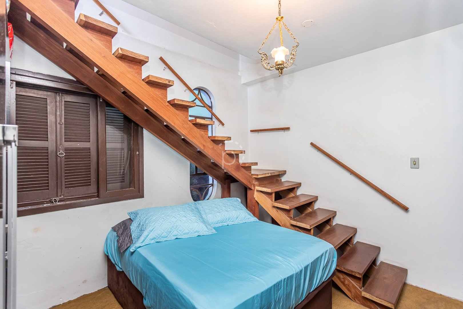 Casa à venda com 313m², 3 quartos, 1 suíte, 5 vagas no bairro Tristeza em Porto Alegre - Foto 16