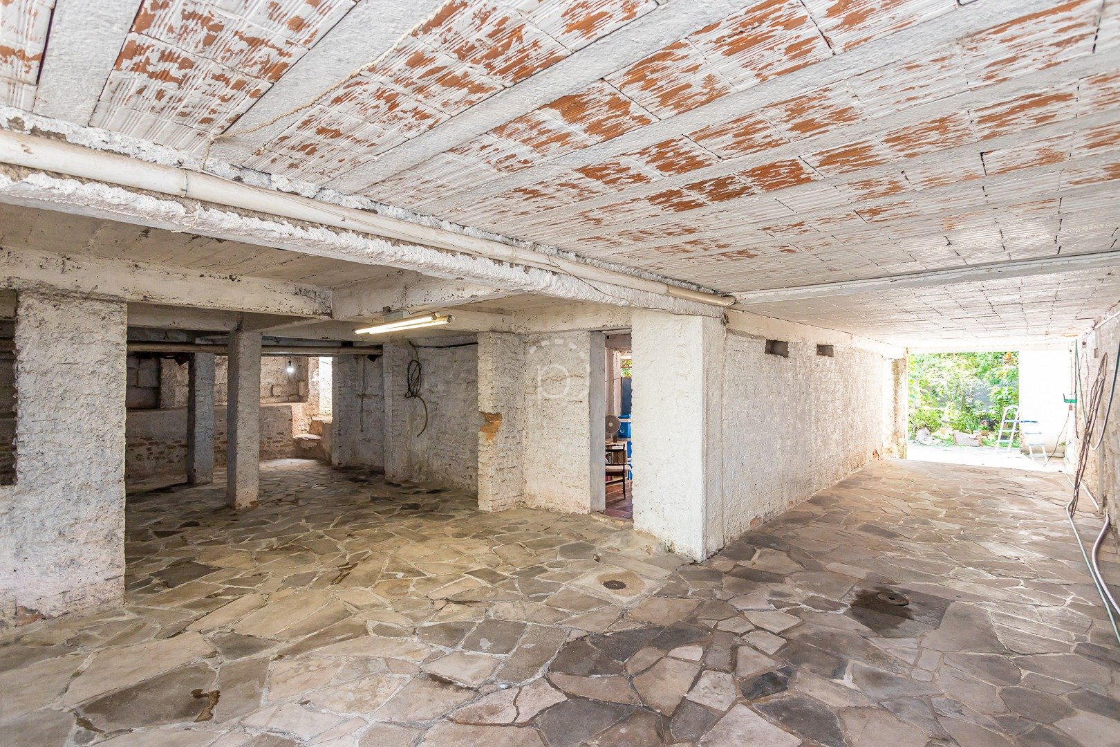 Casa à venda com 313m², 3 quartos, 1 suíte, 5 vagas no bairro Tristeza em Porto Alegre - Foto 29