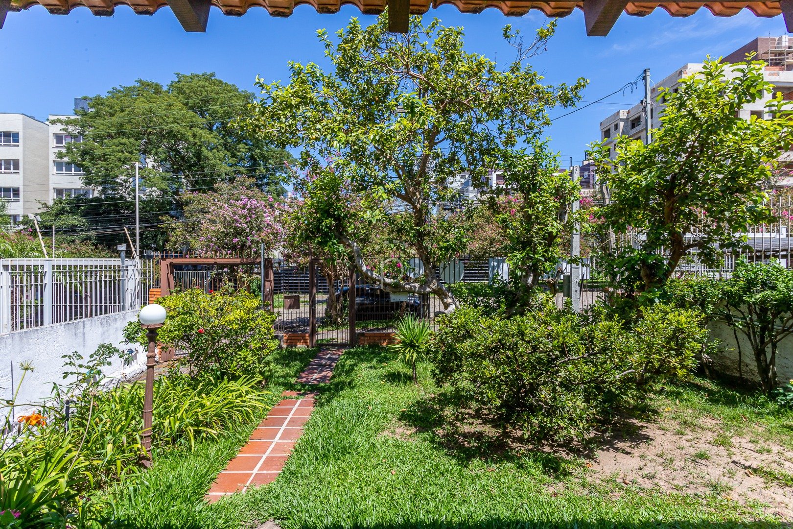 Casa à venda com 313m², 3 quartos, 1 suíte, 5 vagas no bairro Tristeza em Porto Alegre - Foto 3