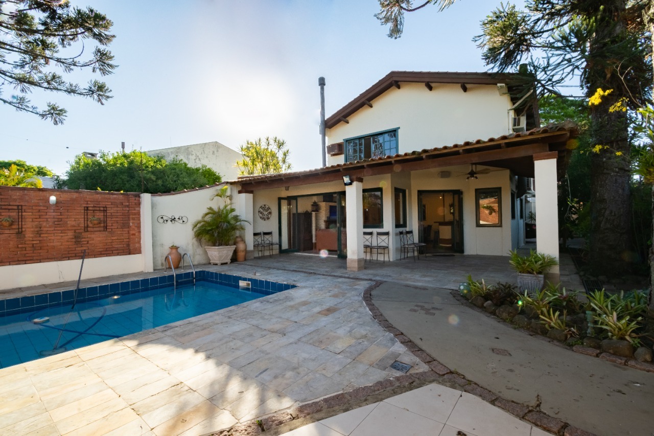 Casa à venda com 280m², 4 quartos, 1 suíte no bairro Jardim Isabel em Porto Alegre