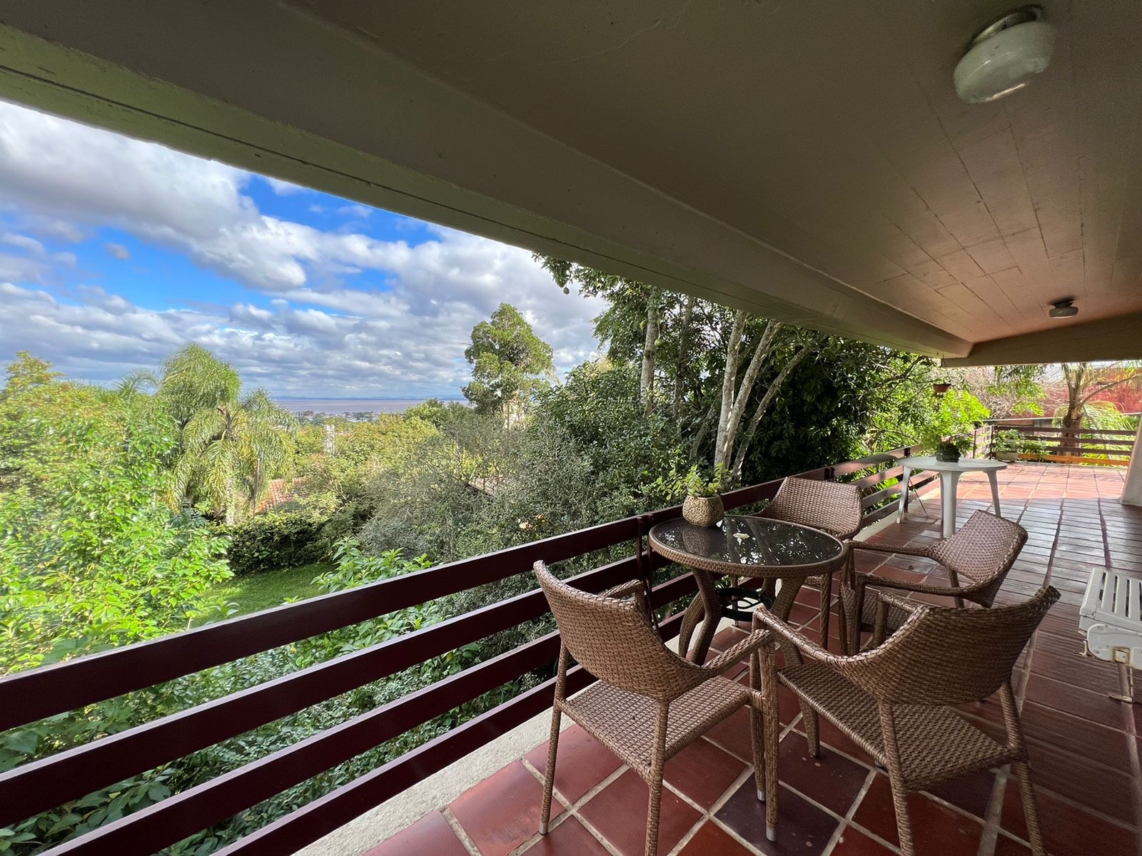 Casa à venda com 600m², 3 quartos, 1 suíte, 8 vagas no bairro Vila Assunção em Porto Alegre