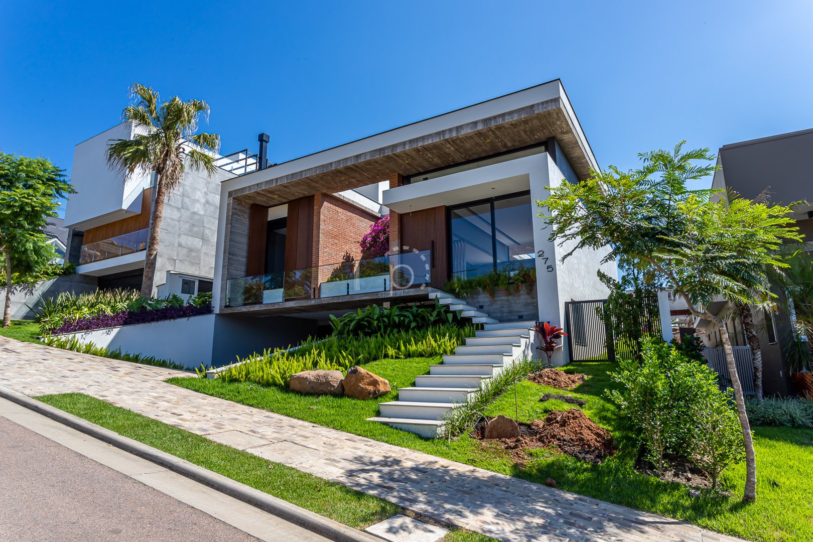 Casa em Condomínio à venda com 300m², 4 quartos, 3 suítes, 2 vagas no bairro Alphaville em Porto Alegre