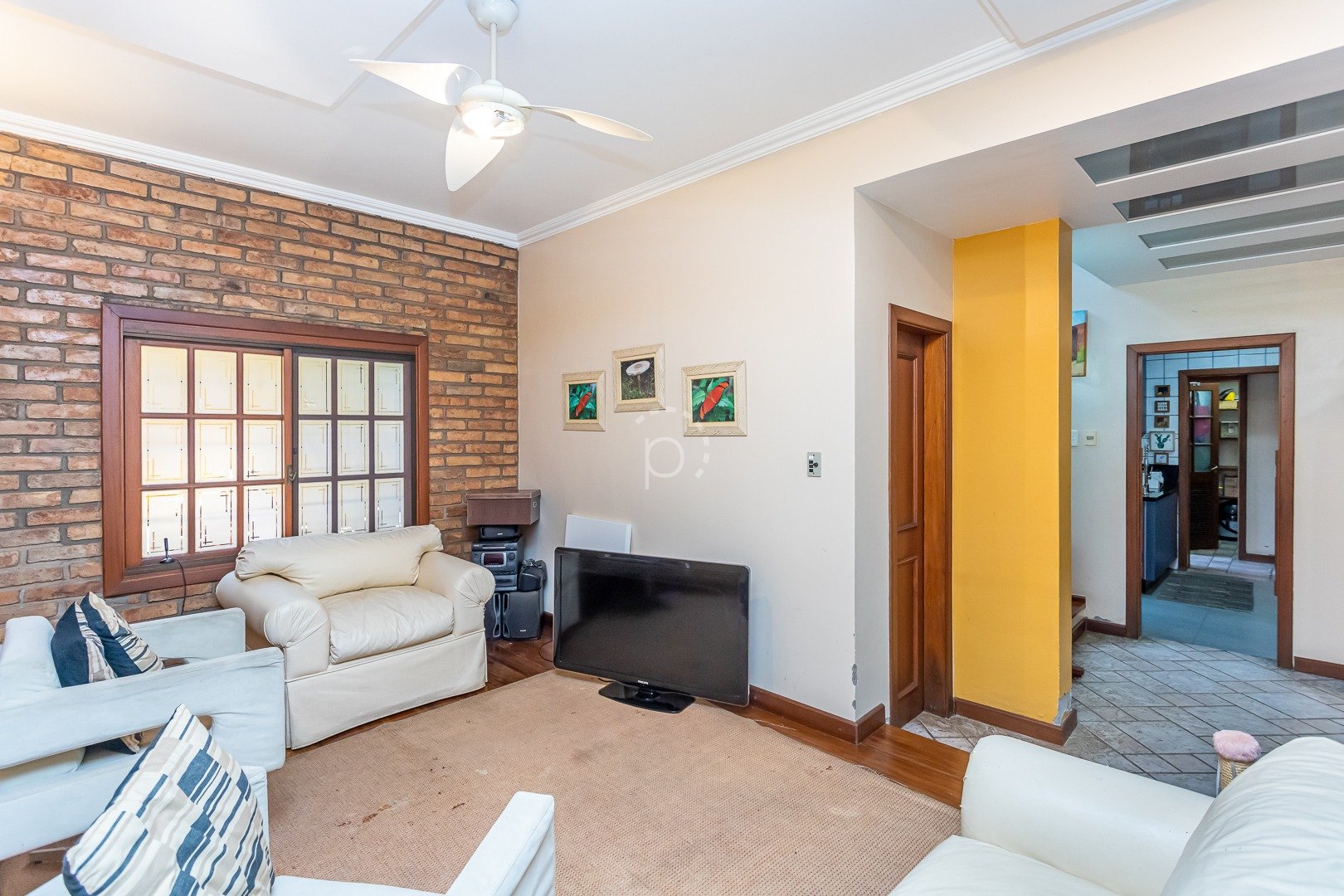 Casa à venda com 328m², 3 quartos, 1 suíte, 2 vagas no bairro Guarujá em Porto Alegre - Foto 7