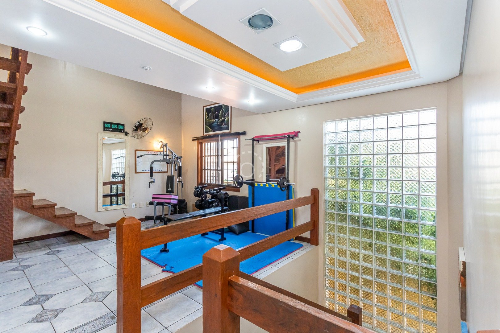 Casa à venda com 328m², 3 quartos, 1 suíte, 2 vagas no bairro Guarujá em Porto Alegre - Foto 22