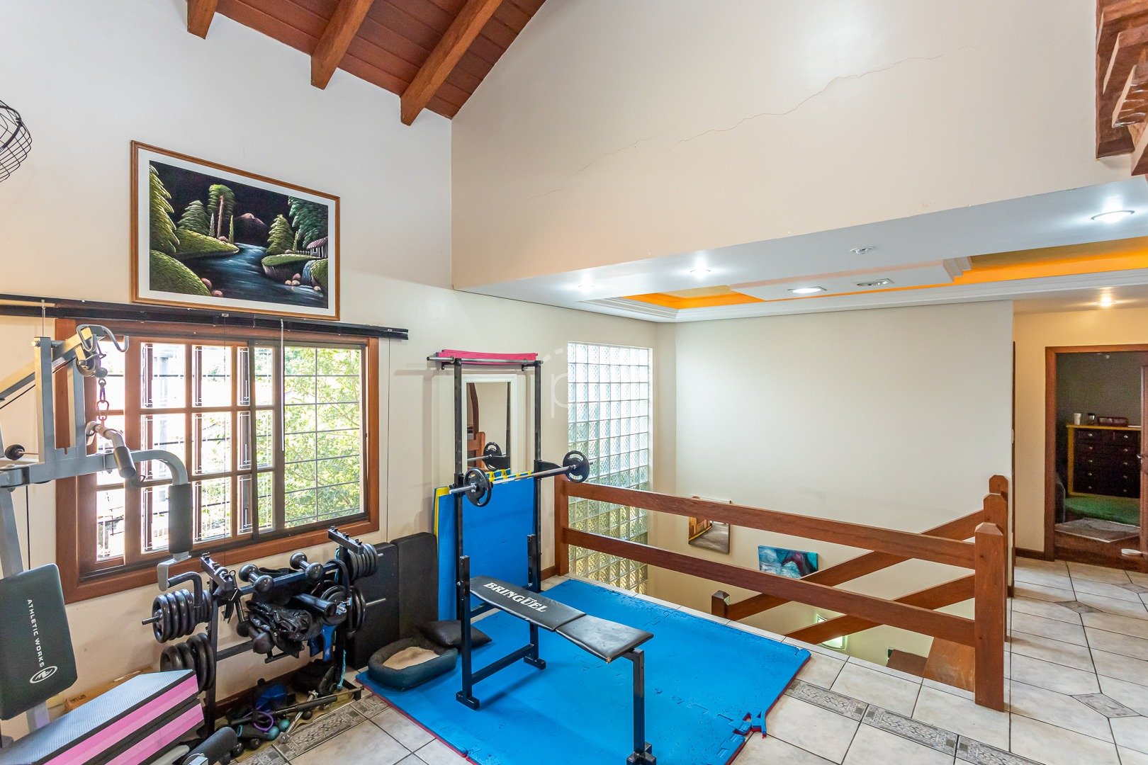 Casa à venda com 328m², 3 quartos, 1 suíte, 2 vagas no bairro Guarujá em Porto Alegre - Foto 23