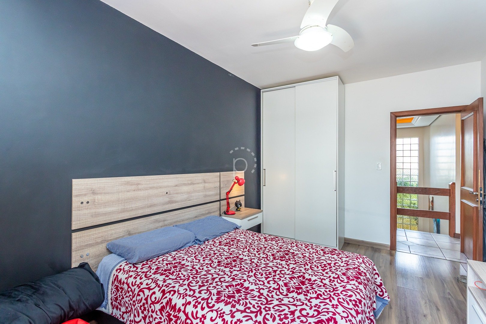 Casa à venda com 328m², 3 quartos, 1 suíte, 2 vagas no bairro Guarujá em Porto Alegre - Foto 35