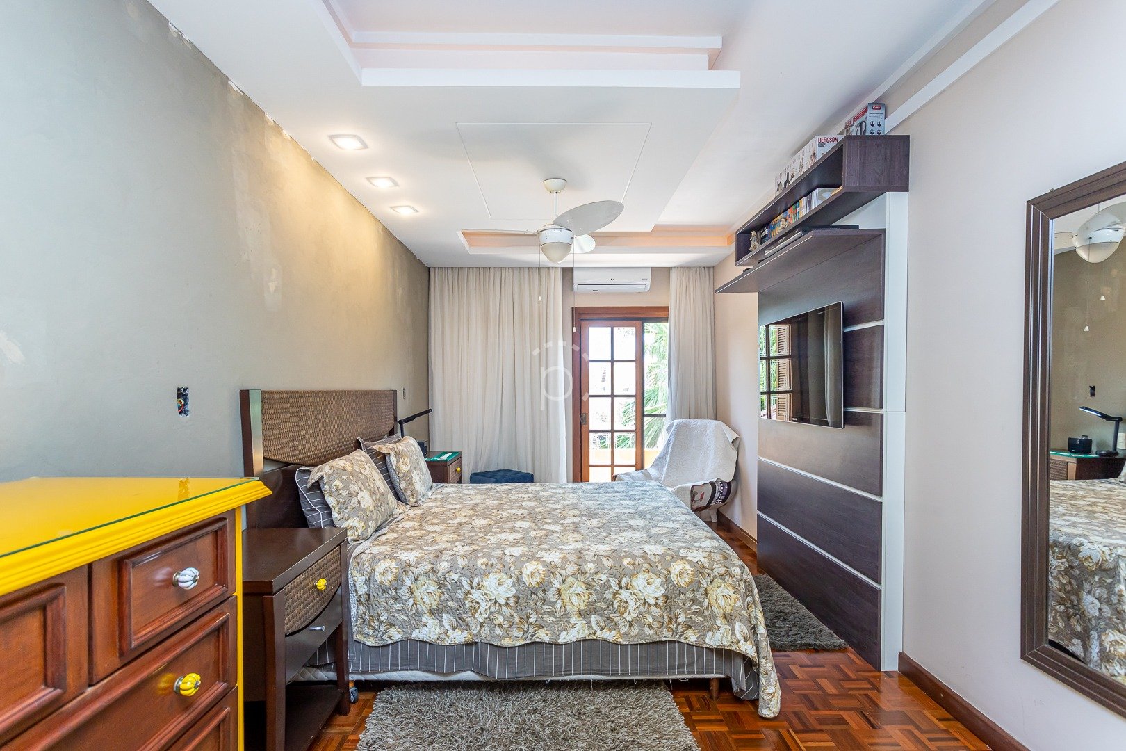 Casa à venda com 328m², 3 quartos, 1 suíte, 2 vagas no bairro Guarujá em Porto Alegre - Foto 24