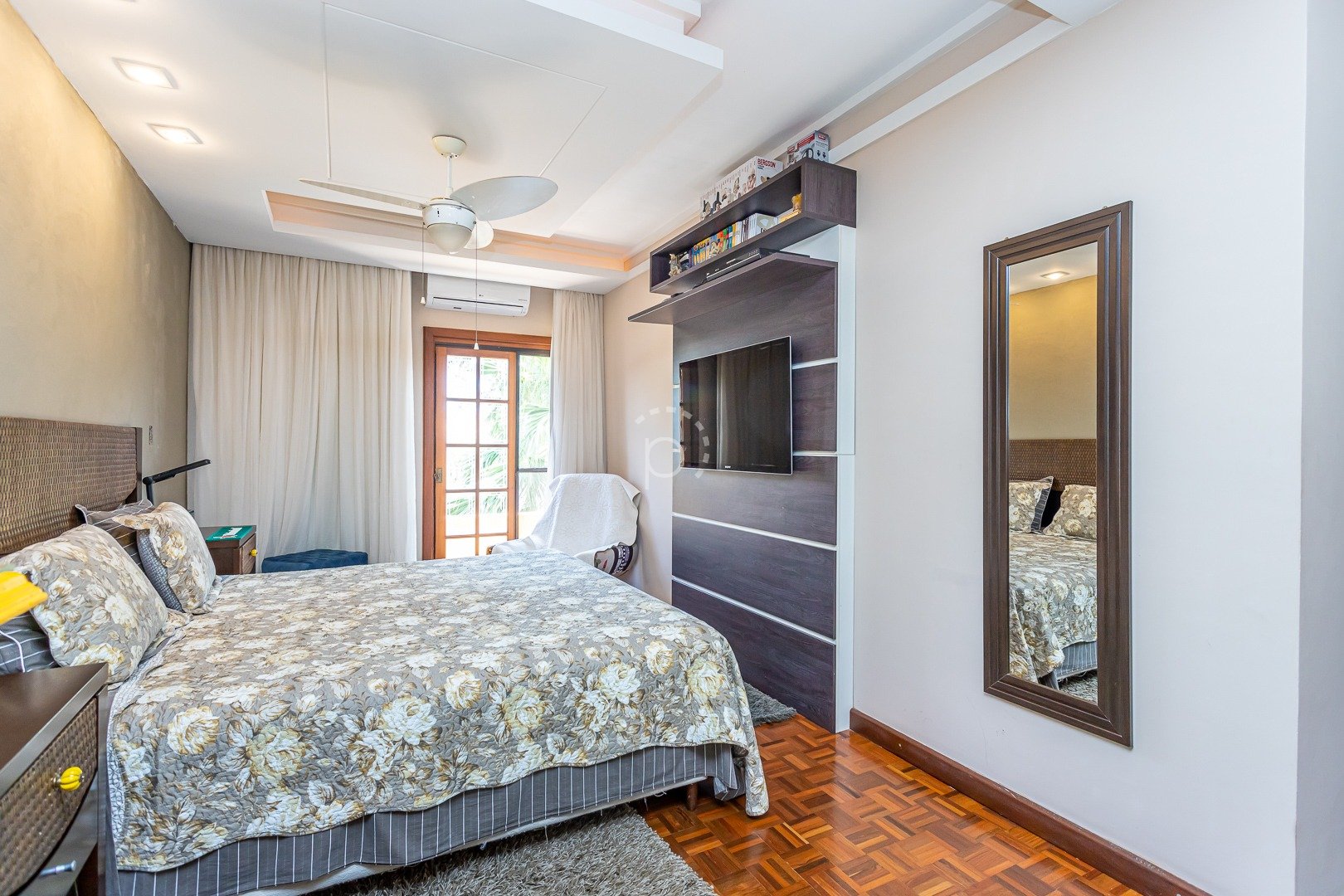 Casa à venda com 328m², 3 quartos, 1 suíte, 2 vagas no bairro Guarujá em Porto Alegre - Foto 26