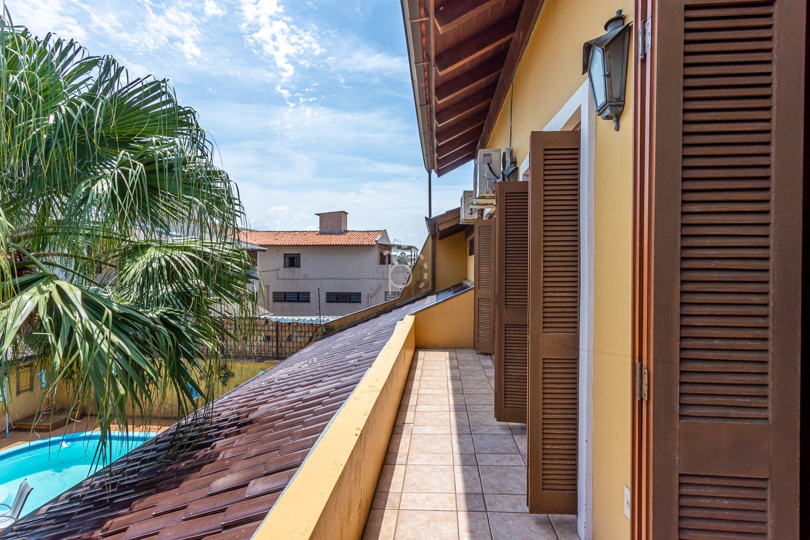 Casa à venda com 328m², 3 quartos, 1 suíte, 2 vagas no bairro Guarujá em Porto Alegre - Foto 30