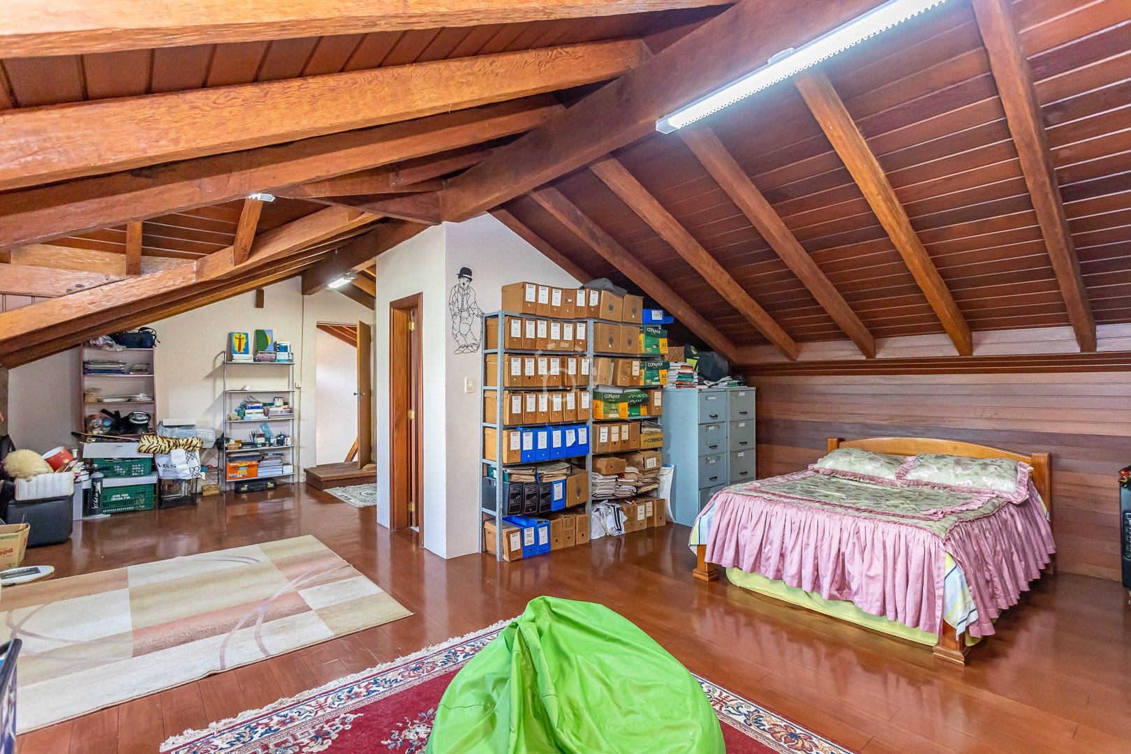 Casa à venda com 328m², 3 quartos, 1 suíte, 2 vagas no bairro Guarujá em Porto Alegre - Foto 40