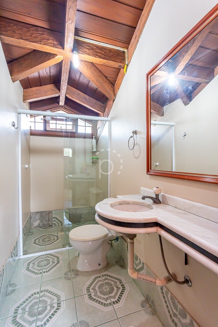 Casa à venda com 328m², 3 quartos, 1 suíte, 2 vagas no bairro Guarujá em Porto Alegre - Foto 42