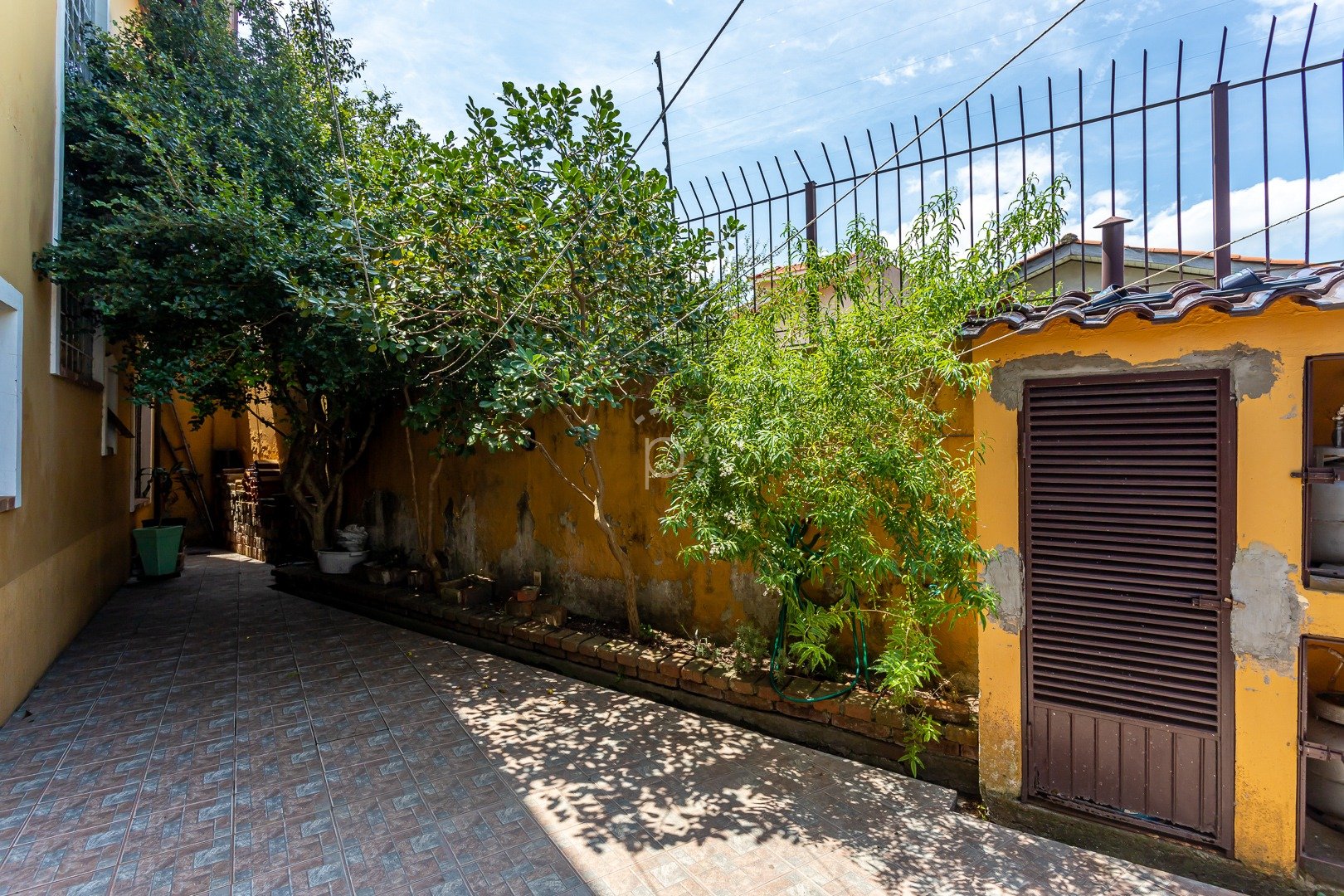 Casa à venda com 328m², 3 quartos, 1 suíte, 2 vagas no bairro Guarujá em Porto Alegre - Foto 43