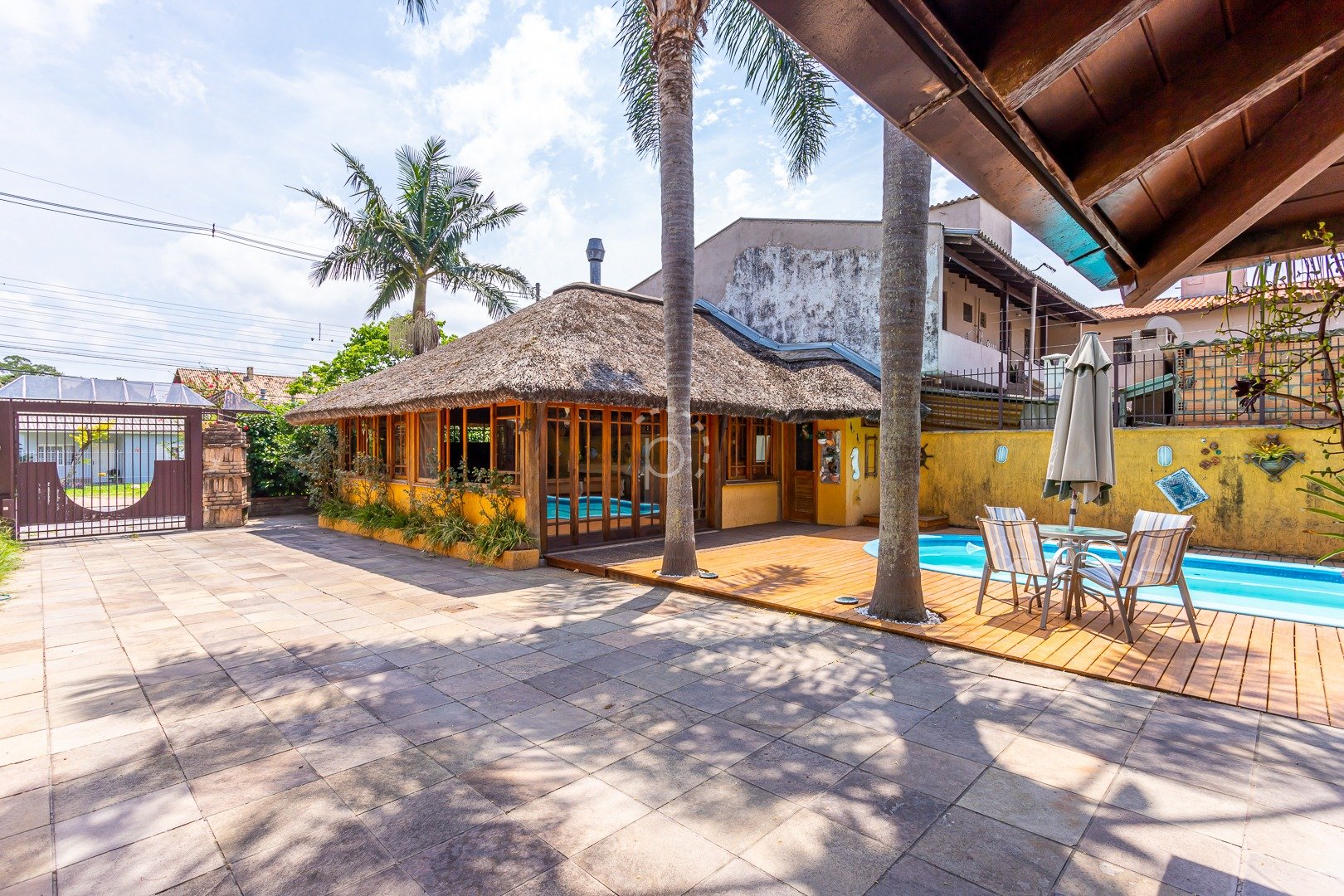 Casa à venda com 328m², 3 quartos, 1 suíte, 2 vagas no bairro Guarujá em Porto Alegre - Foto 45