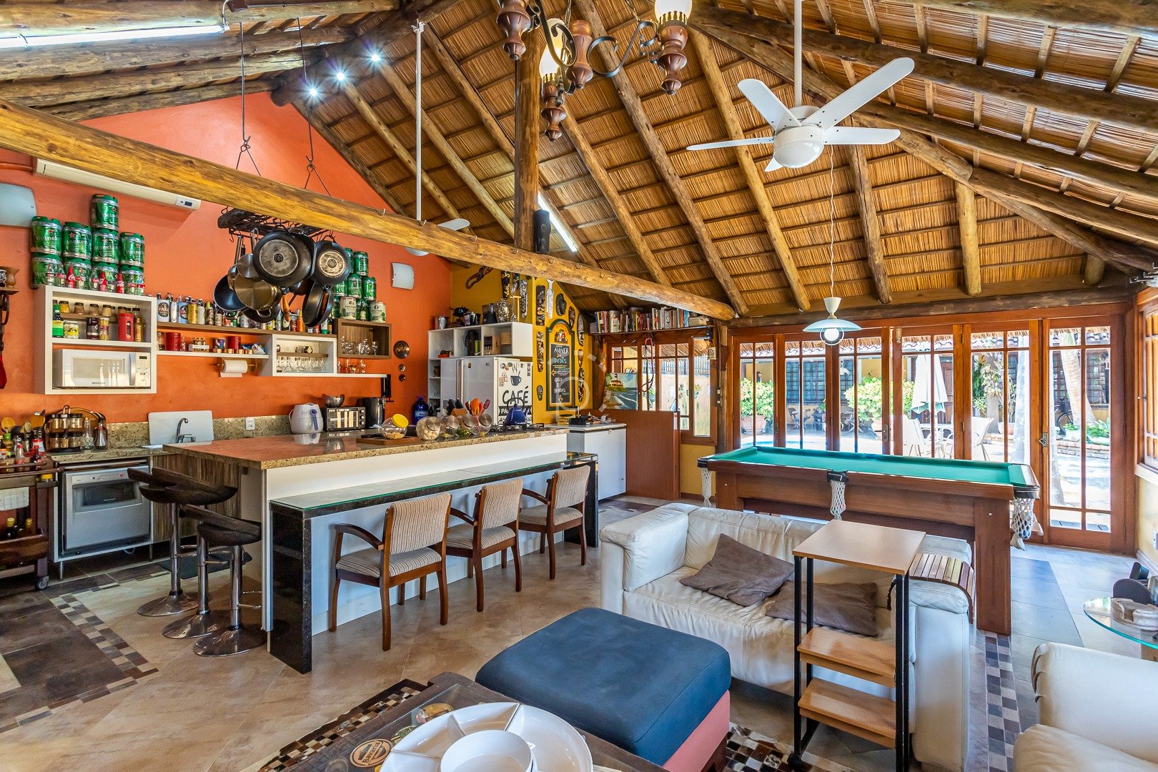 Casa à venda com 328m², 3 quartos, 1 suíte, 2 vagas no bairro Guarujá em Porto Alegre - Foto 47