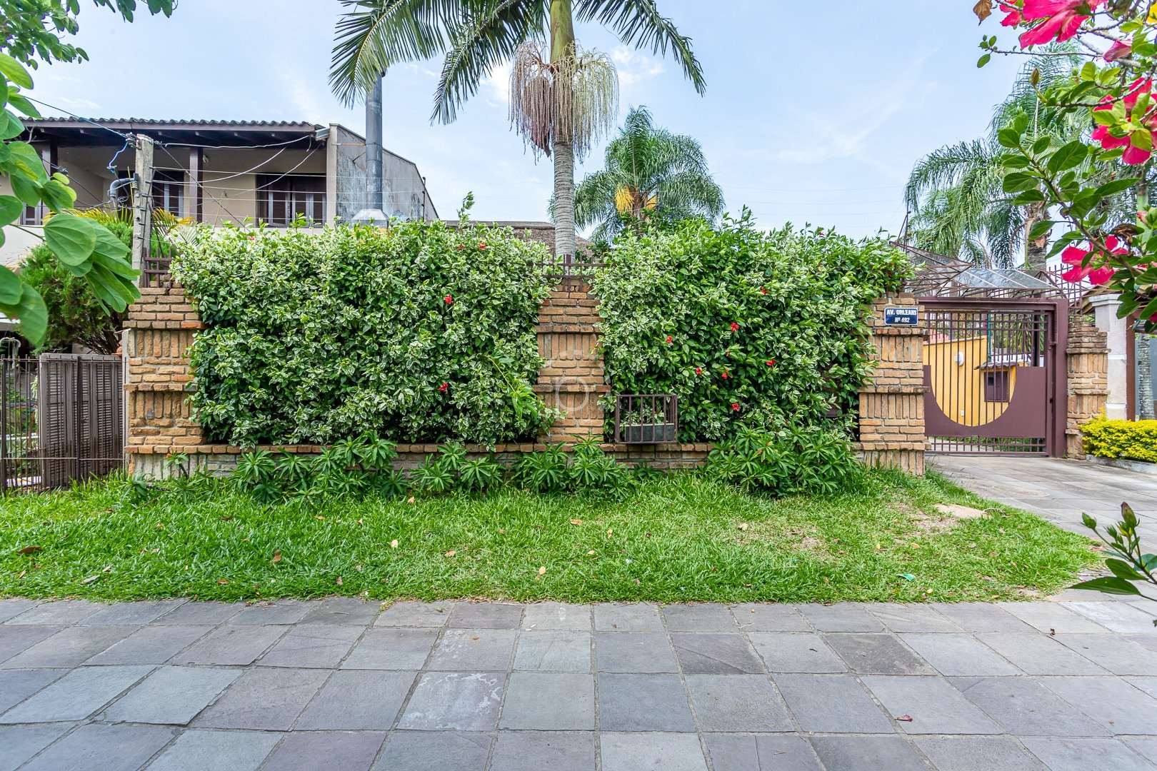 Casa à venda com 328m², 3 quartos, 1 suíte, 2 vagas no bairro Guarujá em Porto Alegre - Foto 61