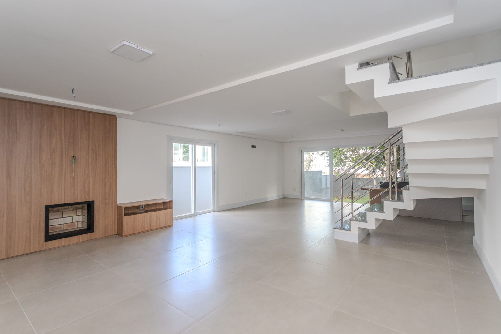 Casa em Condomínio à venda com 300m², 3 quartos, 3 suítes no bairro Pedra Redonda em Porto Alegre - Foto 2