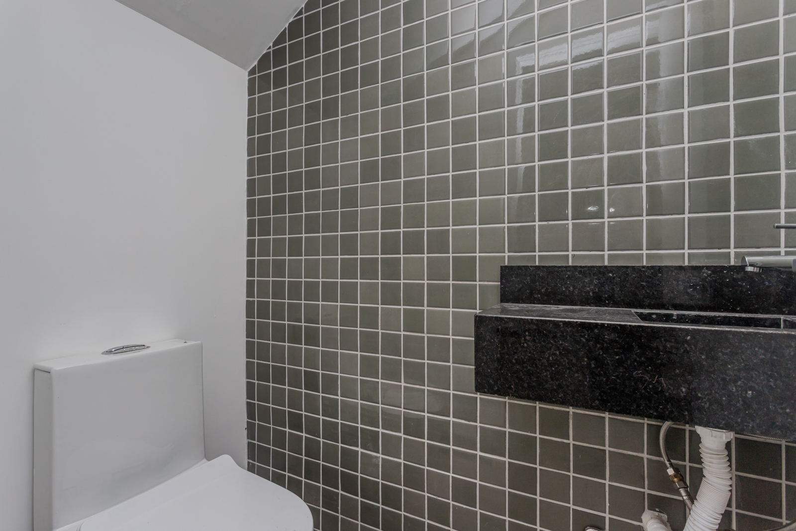 Casa à venda com 166m², 3 quartos, 1 suíte, 2 vagas no bairro Ipanema em Porto Alegre - Foto 16