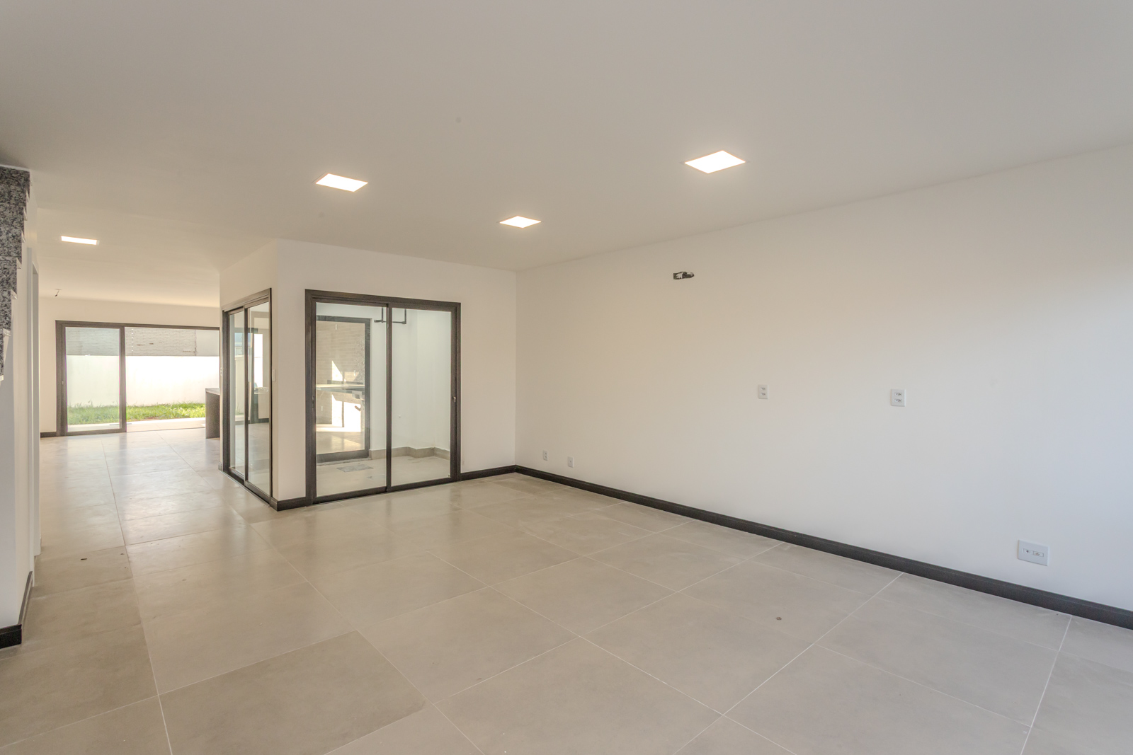 Casa à venda com 166m², 3 quartos, 1 suíte, 2 vagas no bairro Ipanema em Porto Alegre