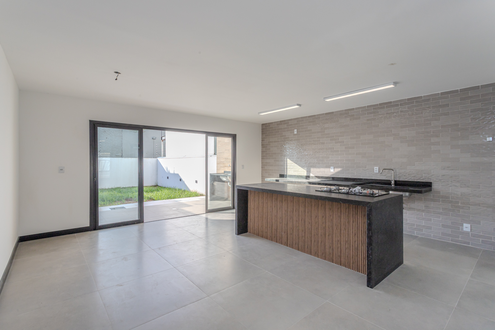 Casa à venda com 166m², 3 quartos, 1 suíte, 2 vagas no bairro Ipanema em Porto Alegre - Foto 10