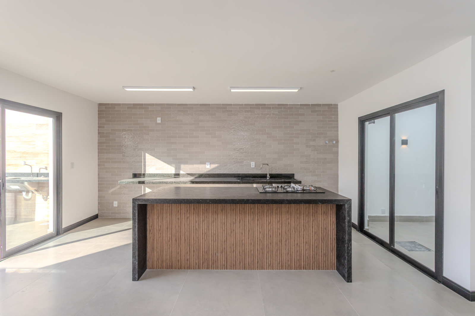 Casa à venda com 166m², 3 quartos, 1 suíte, 2 vagas no bairro Ipanema em Porto Alegre - Foto 9