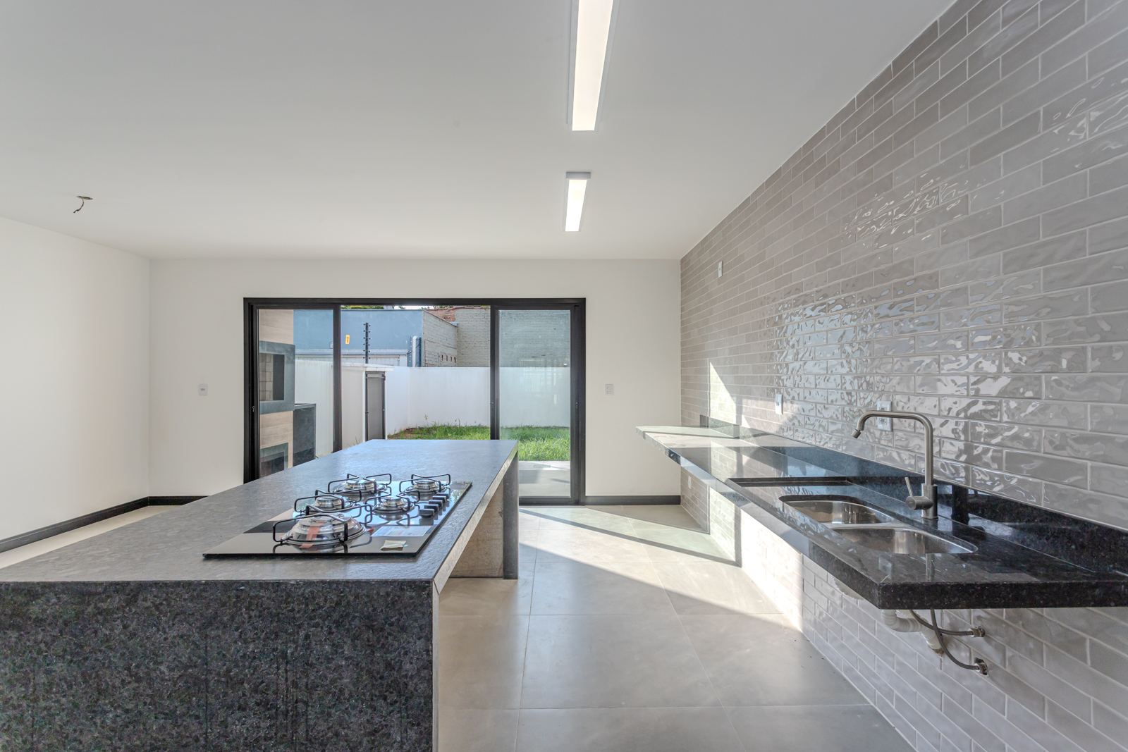 Casa à venda com 166m², 3 quartos, 1 suíte, 2 vagas no bairro Ipanema em Porto Alegre - Foto 14