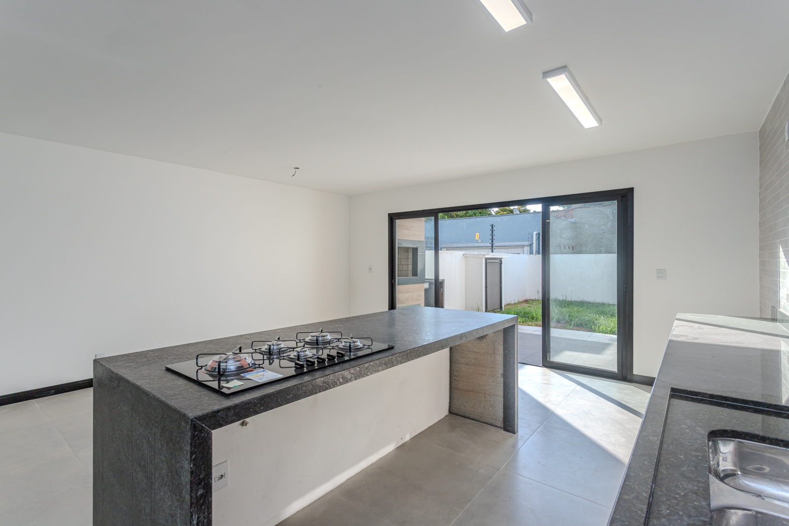 Casa à venda com 166m², 3 quartos, 1 suíte, 2 vagas no bairro Ipanema em Porto Alegre - Foto 15