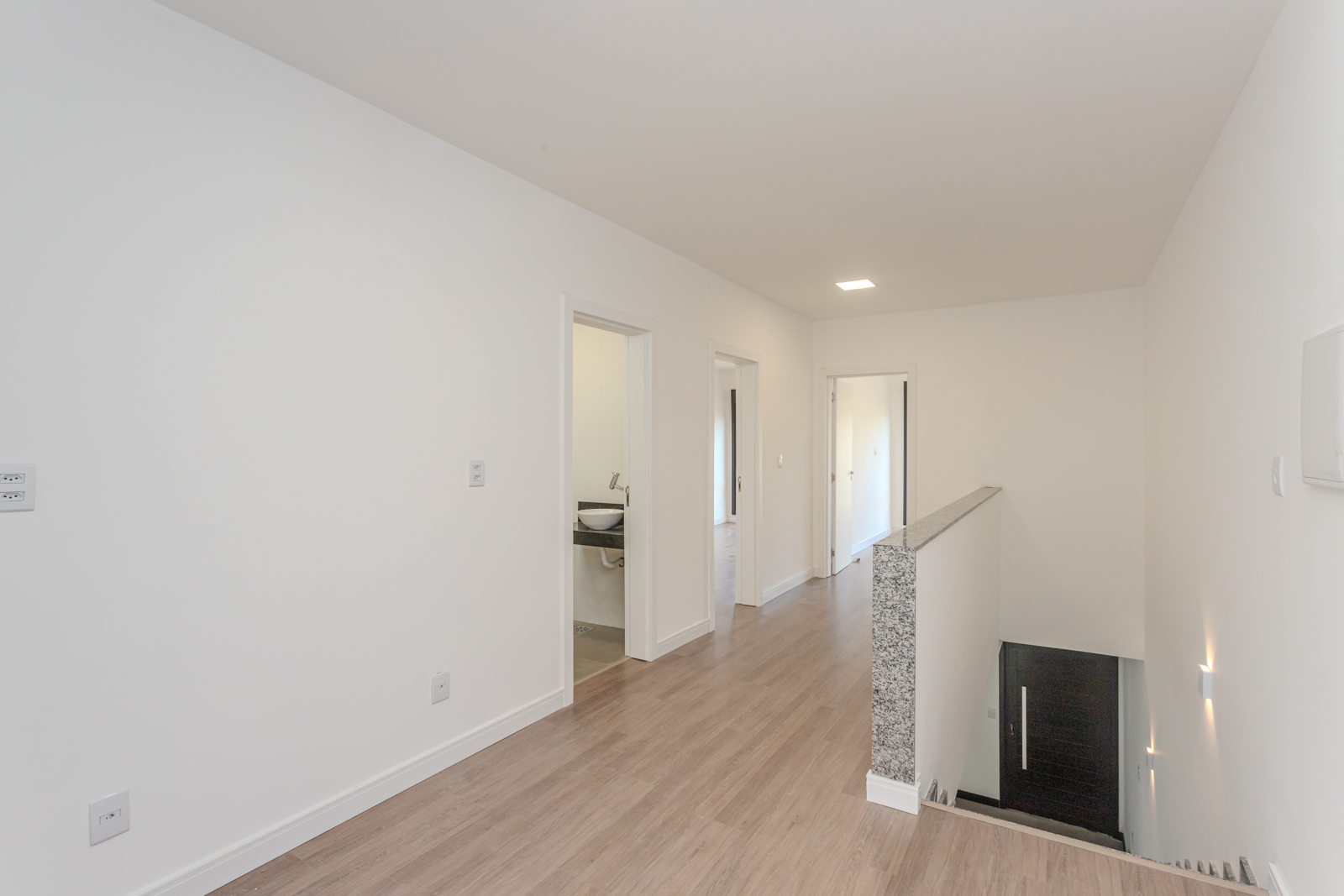 Casa à venda com 166m², 3 quartos, 1 suíte, 2 vagas no bairro Ipanema em Porto Alegre - Foto 35