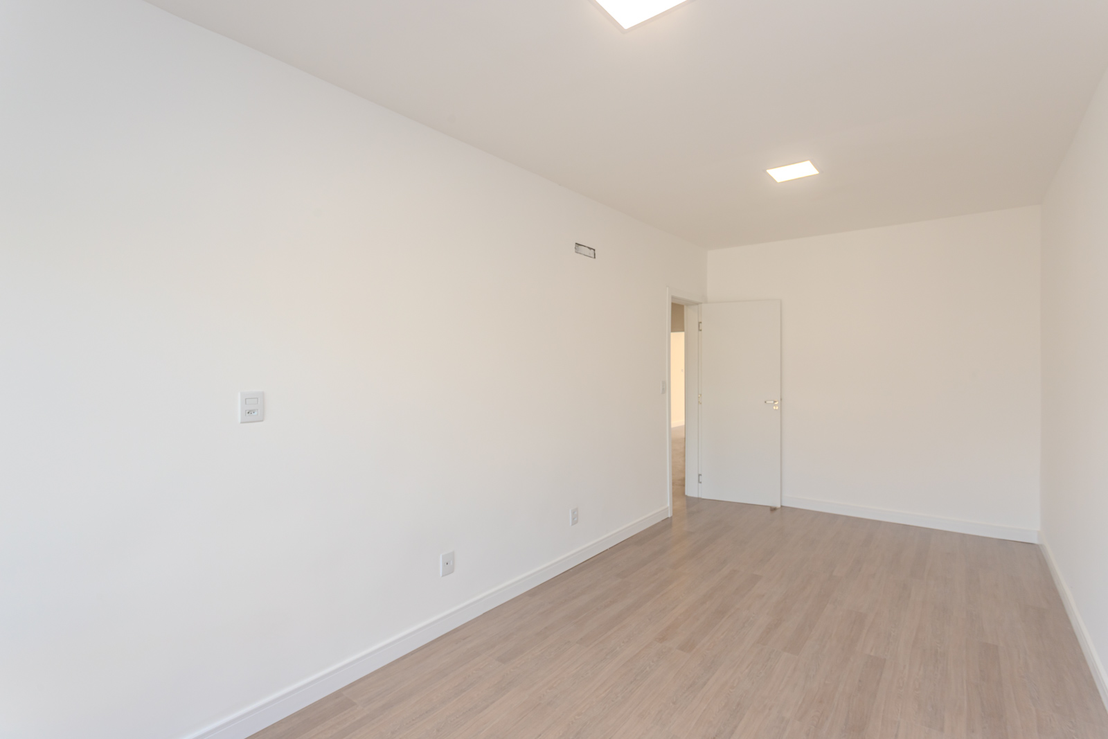 Casa à venda com 166m², 3 quartos, 1 suíte, 2 vagas no bairro Ipanema em Porto Alegre - Foto 41