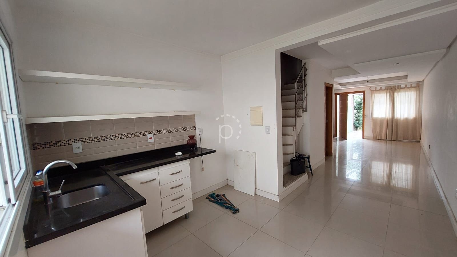 Casa à venda com 111m², 3 quartos, 1 suíte, 2 vagas no bairro Hípica em Porto Alegre - Foto 5