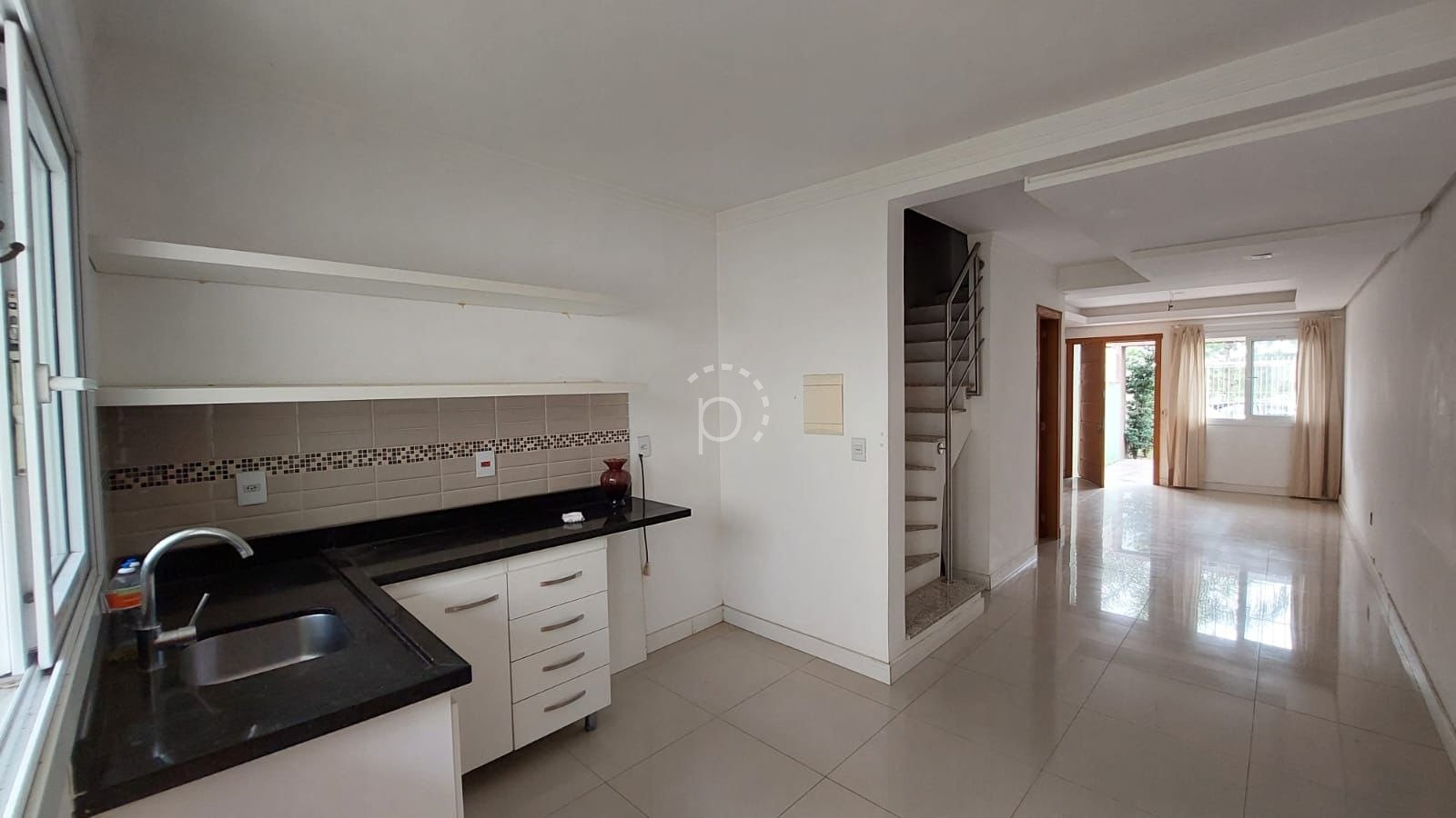 Casa à venda com 111m², 3 quartos, 1 suíte, 2 vagas no bairro Hípica em Porto Alegre - Foto 4