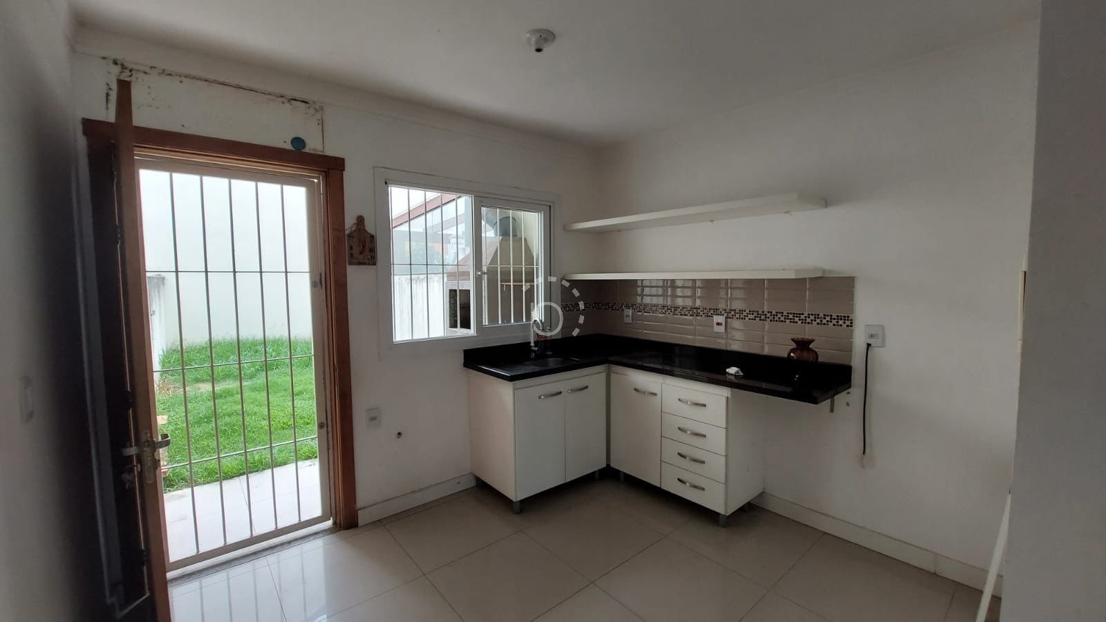 Casa à venda com 111m², 3 quartos, 1 suíte, 2 vagas no bairro Hípica em Porto Alegre - Foto 3