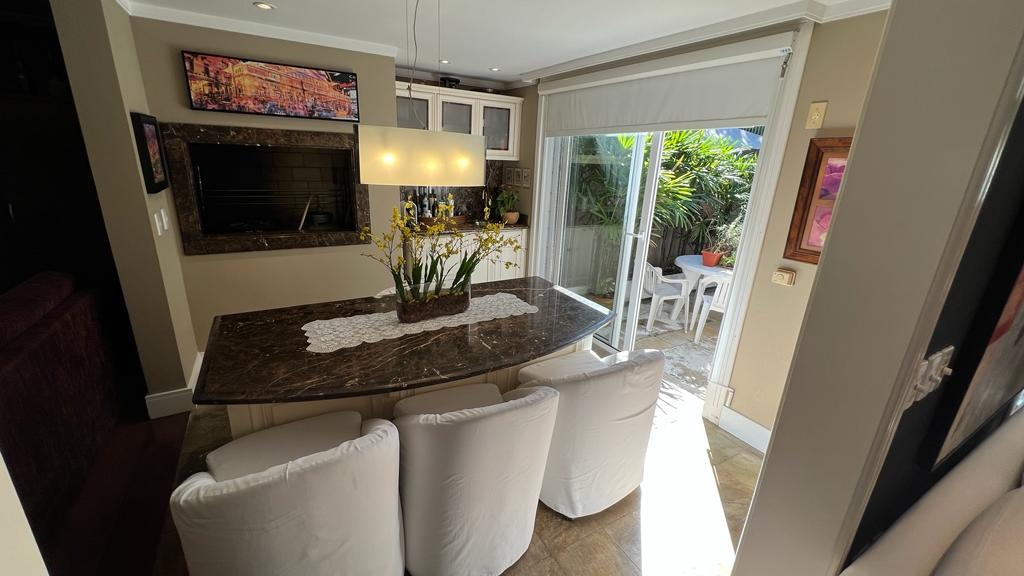 Casa em Condomínio à venda com 191m², 3 quartos, 1 suíte, 2 vagas no bairro Pedra Redonda em Porto Alegre - Foto 10